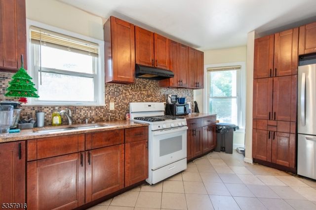 152 Greenwood Ave 2, East Orange City, NJ 07017