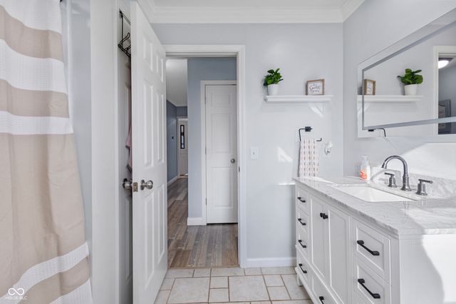 11126 N Eagles Nest Court, Fairland, IN 46126