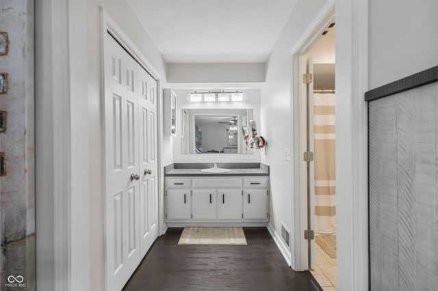 11126 N Eagles Nest Court, Fairland, IN 46126