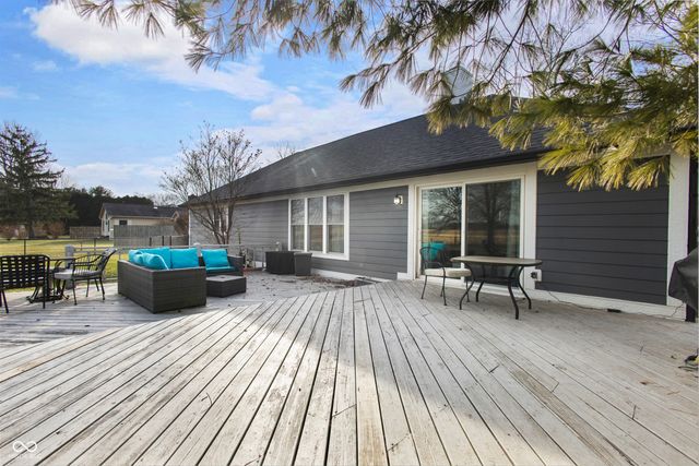 11126 N Eagles Nest Court, Fairland, IN 46126