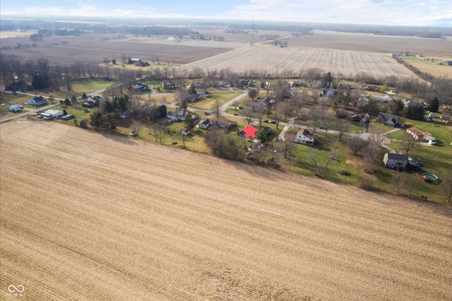 11126 N Eagles Nest Court, Fairland, IN 46126