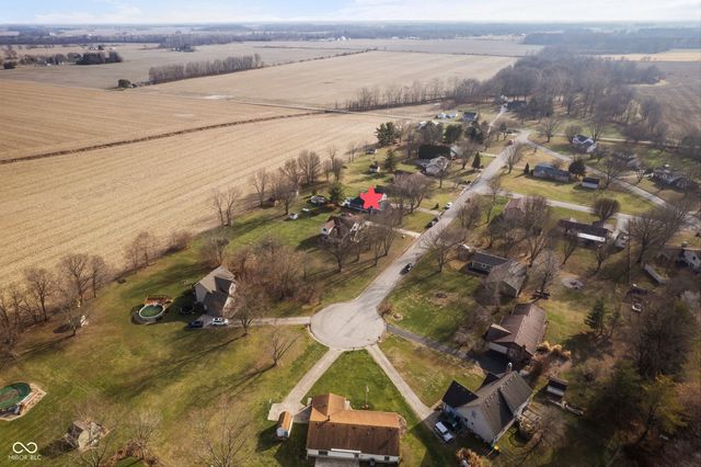 11126 N Eagles Nest Court, Fairland, IN 46126