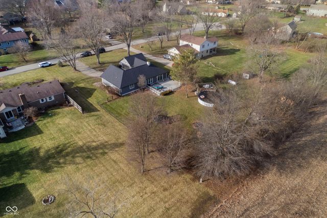 11126 N Eagles Nest Court, Fairland, IN 46126