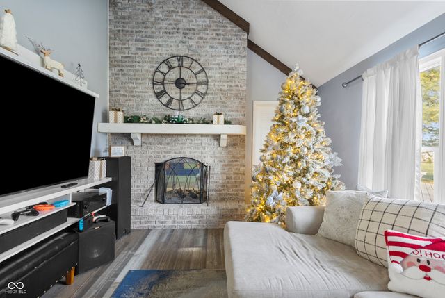 11126 N Eagles Nest Court, Fairland, IN 46126