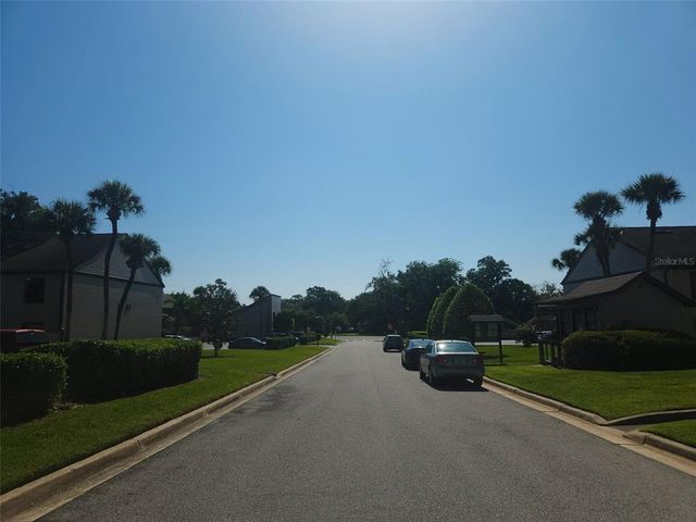 2433 NE 7TH STREET 6, Ocala, FL 34470