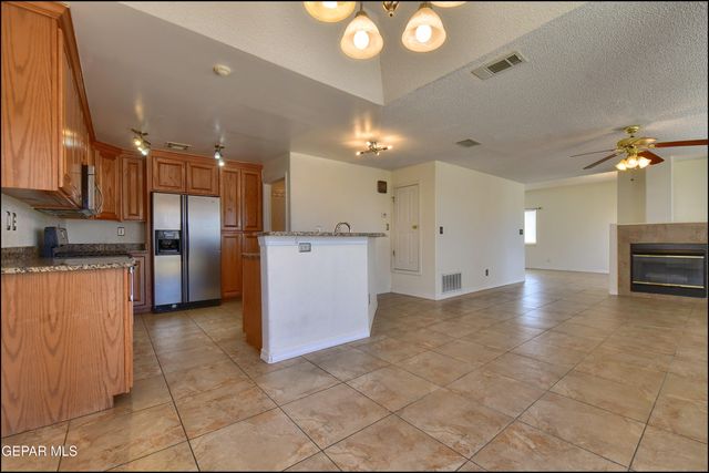 4376 LOMA TAURINA Drive, El Paso, TX 79934