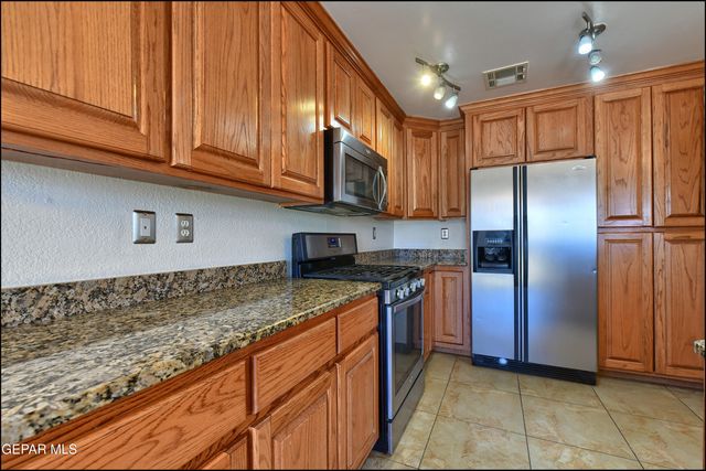 4376 LOMA TAURINA Drive, El Paso, TX 79934