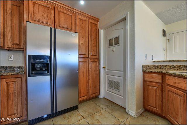 4376 LOMA TAURINA Drive, El Paso, TX 79934