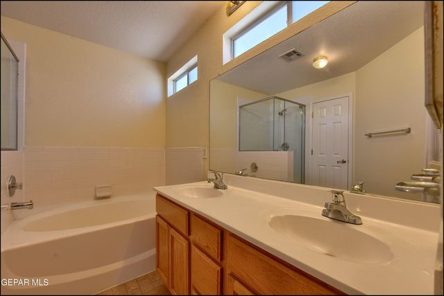 4376 LOMA TAURINA Drive, El Paso, TX 79934