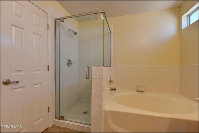 4376 LOMA TAURINA Drive, El Paso, TX 79934