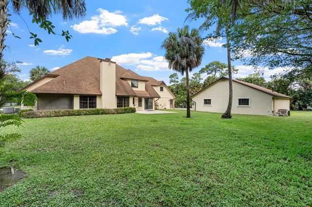 3693 Valley Park Way, Lake Worth, FL 33467