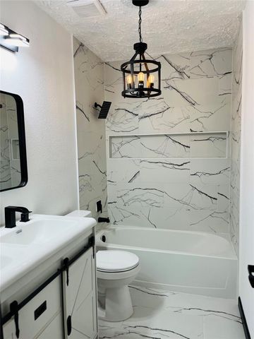 30 Crestbriar Court, Baytown, TX 77521