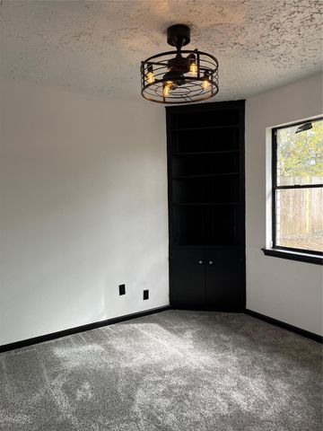 30 Crestbriar Court, Baytown, TX 77521