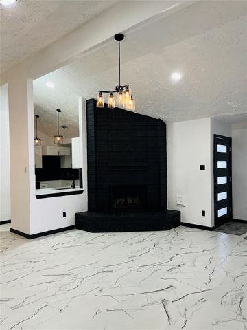 30 Crestbriar Court, Baytown, TX 77521