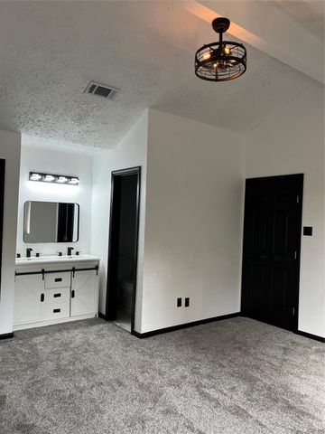 30 Crestbriar Court, Baytown, TX 77521