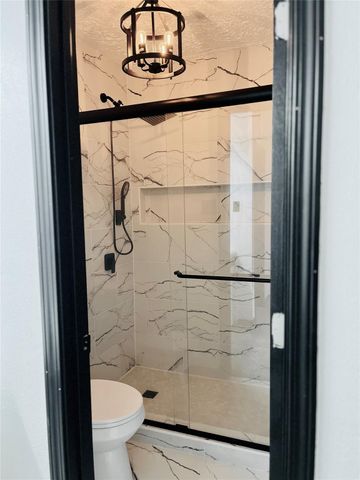 30 Crestbriar Court, Baytown, TX 77521