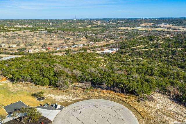 153 Center Oaks Court, Kerrville, TX 78028