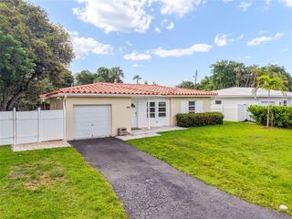 208 S Riverside Dr, Pompano Beach, FL 33062