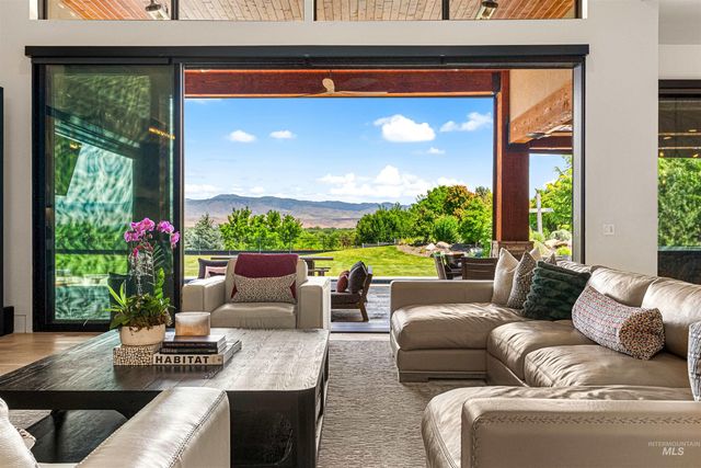 2748 S Pasa Tiempo Way, Eagle, ID 83616