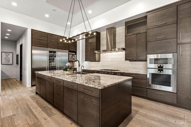 2748 S Pasa Tiempo Way, Eagle, ID 83616