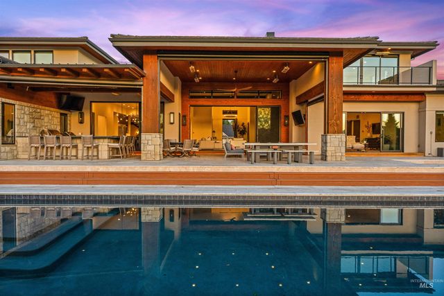 2748 S Pasa Tiempo Way, Eagle, ID 83616