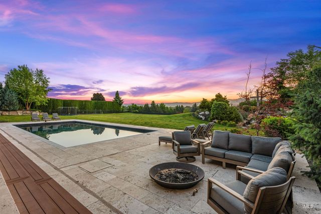 2748 S Pasa Tiempo Way, Eagle, ID 83616