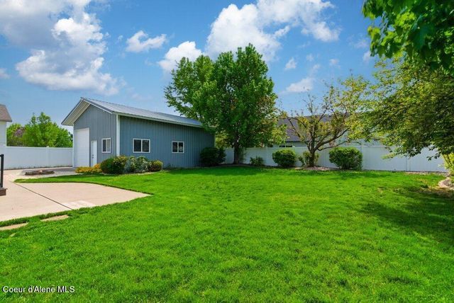8299 N Raspberry LN, Hayden, ID 83835