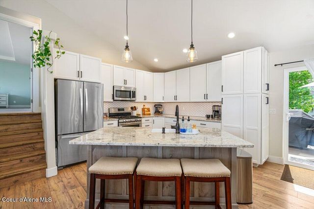 8299 N Raspberry LN, Hayden, ID 83835