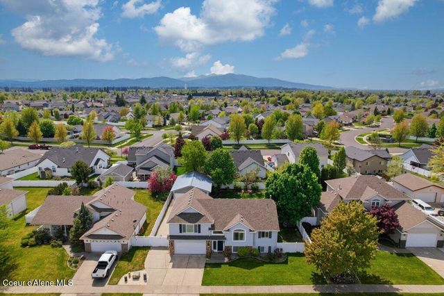 8299 N Raspberry LN, Hayden, ID 83835