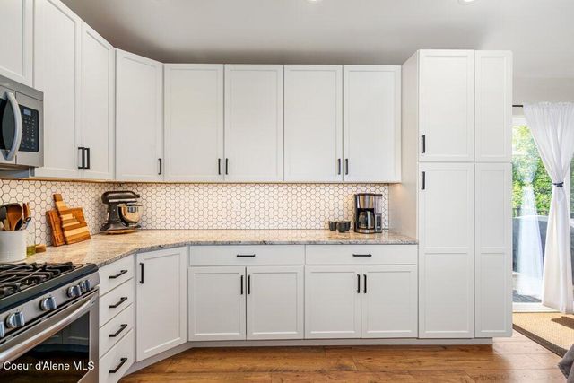 8299 N Raspberry LN, Hayden, ID 83835