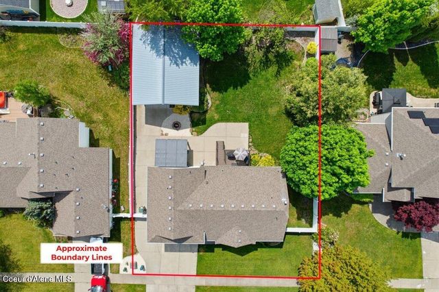 8299 N Raspberry LN, Hayden, ID 83835