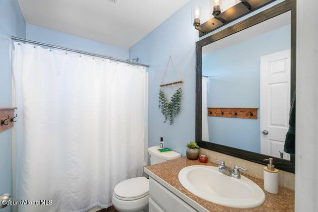 8299 N Raspberry LN, Hayden, ID 83835