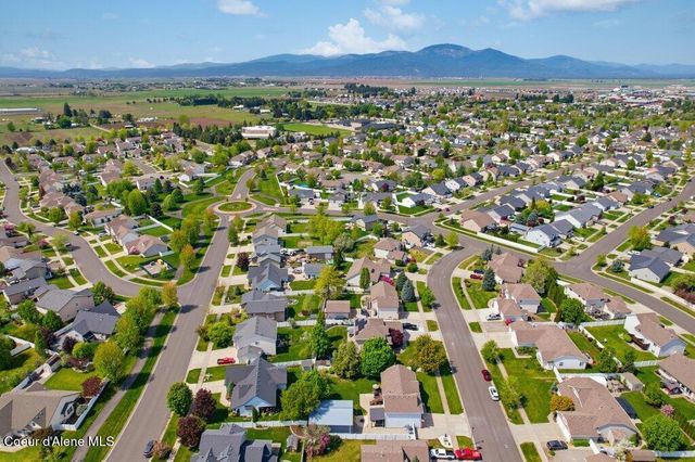 8299 N Raspberry LN, Hayden, ID 83835