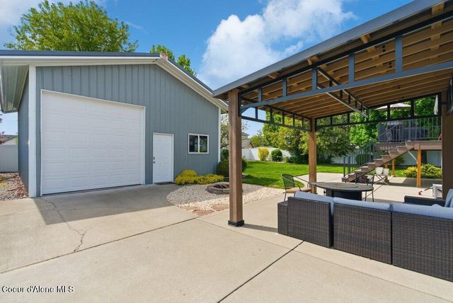 8299 N Raspberry LN, Hayden, ID 83835