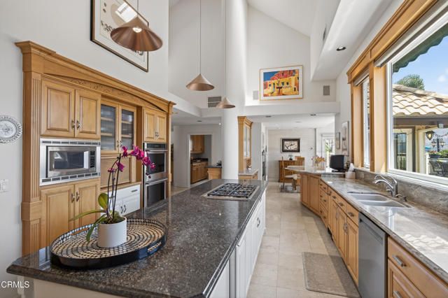 535 Ridgecrest Drive, Santa Paula, CA 93060