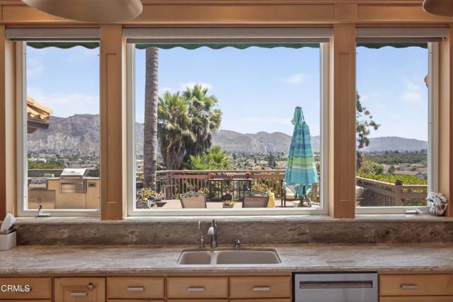 535 Ridgecrest Drive, Santa Paula, CA 93060