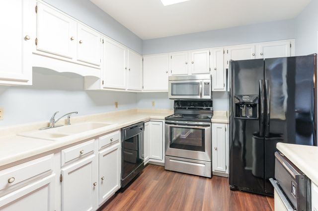 200 Sanders Ferry Rd Apt 2204, Hendersonville, TN 37075