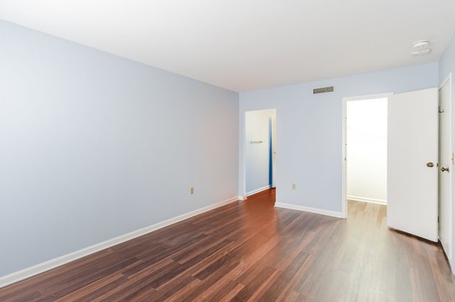 200 Sanders Ferry Rd Apt 2204, Hendersonville, TN 37075