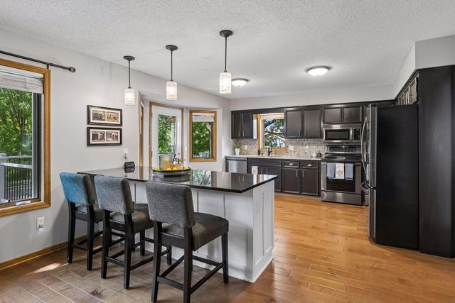 12904 Essex Way, Apple Valley, MN 55124