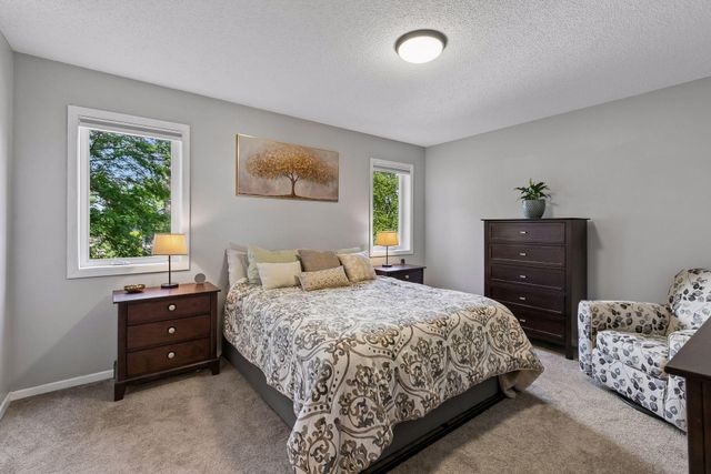 12904 Essex Way, Apple Valley, MN 55124