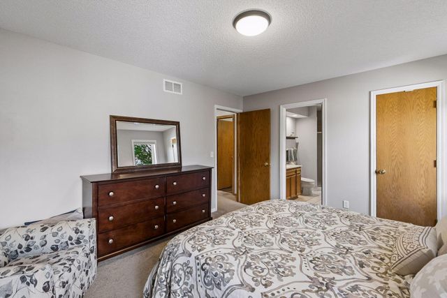 12904 Essex Way, Apple Valley, MN 55124
