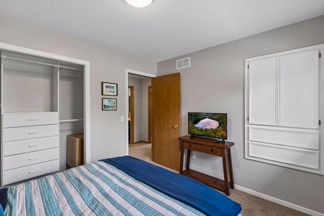 12904 Essex Way, Apple Valley, MN 55124