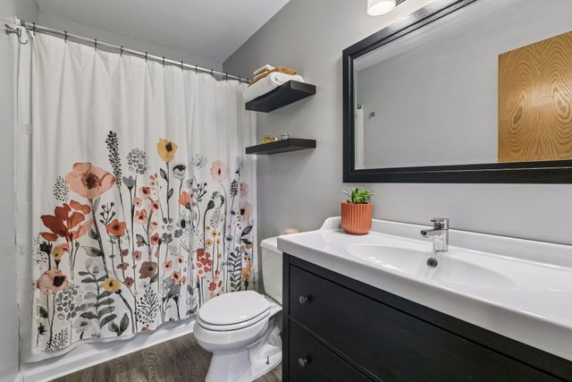 12904 Essex Way, Apple Valley, MN 55124