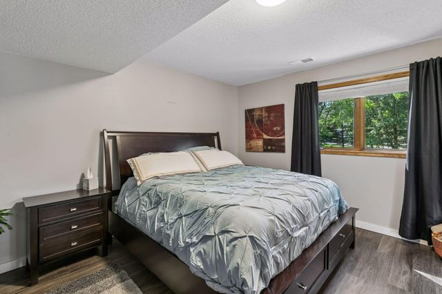 12904 Essex Way, Apple Valley, MN 55124