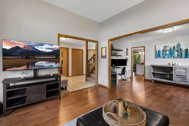 12904 Essex Way, Apple Valley, MN 55124