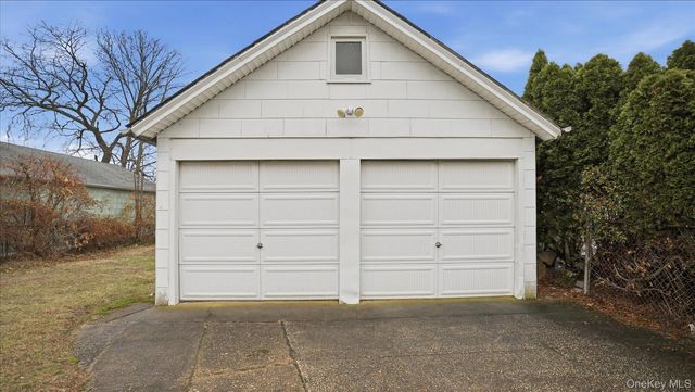 74 Lexington Avenue, Franklin Square, NY 11010