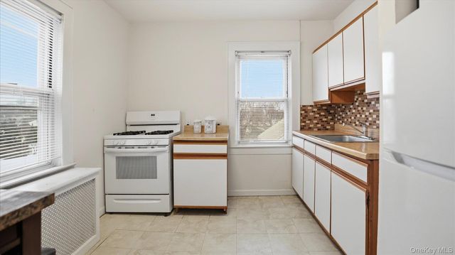 74 Lexington Avenue, Franklin Square, NY 11010