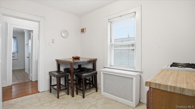 74 Lexington Avenue, Franklin Square, NY 11010