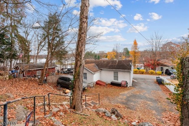 4 Bank St, Byram Twp., NJ 07874