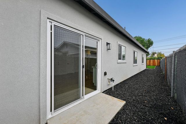 7912 35th Ave, Sacramento, CA 95824